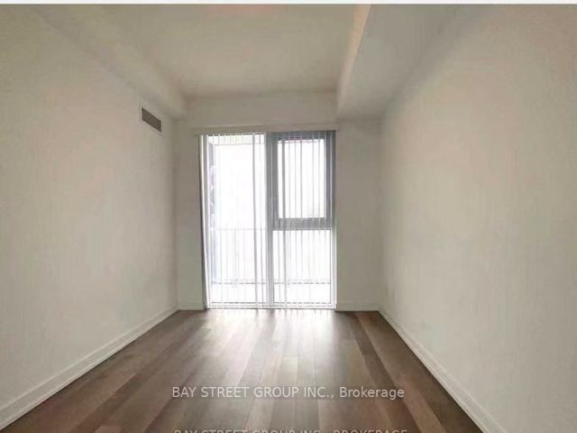 2103 - 5180 Yonge St