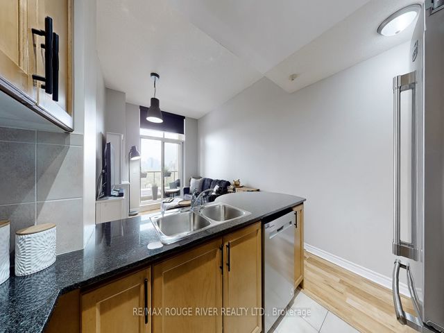 701 - 18 Kenaston Gdns