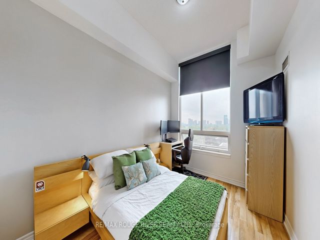 701 - 18 Kenaston Gdns