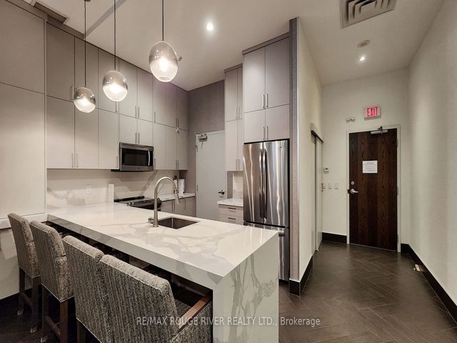 701 - 18 Kenaston Gdns