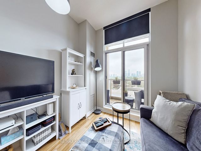 701 - 18 Kenaston Gdns