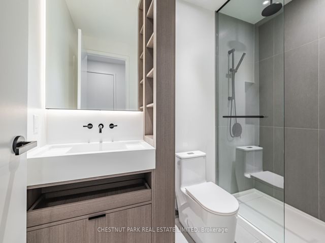 1711 - 55 Charles St E
