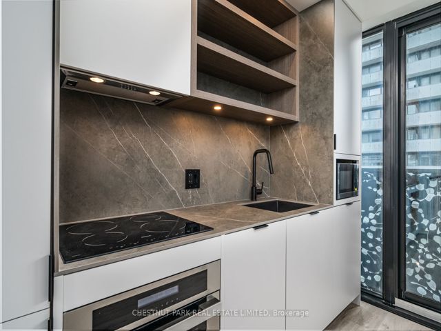 1711 - 55 Charles St E