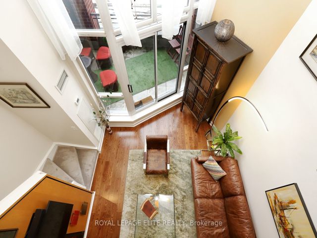 220 - 255 Richmond St E
