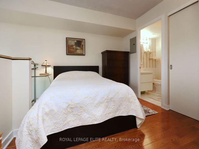 220 - 255 Richmond St E