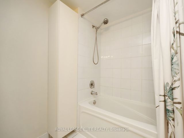 220 - 255 Richmond St E