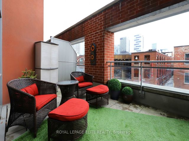 220 - 255 Richmond St E