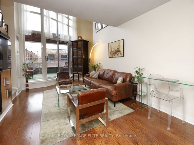 220 - 255 Richmond St E