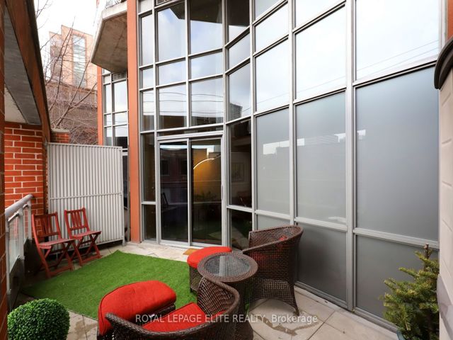 220 - 255 Richmond St E