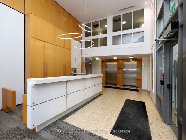 220 - 255 Richmond St E