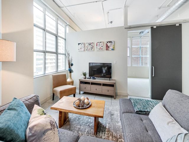 208 - 188 Eglinton Ave E