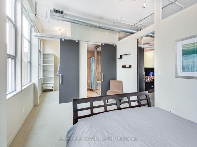 208 - 188 Eglinton Ave E