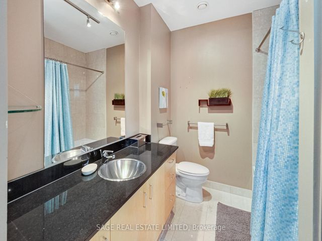 208 - 188 Eglinton Ave E