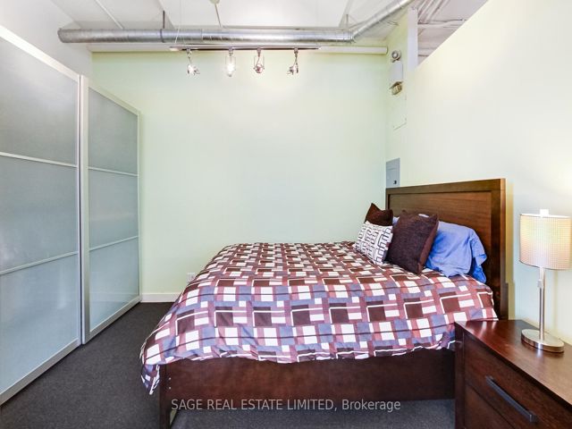 208 - 188 Eglinton Ave E