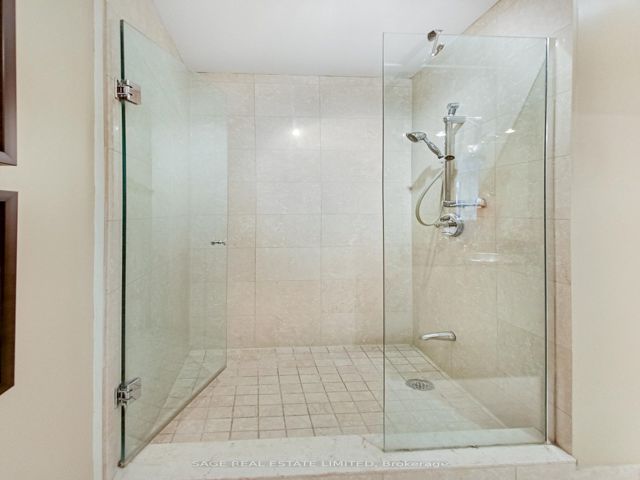 208 - 188 Eglinton Ave E