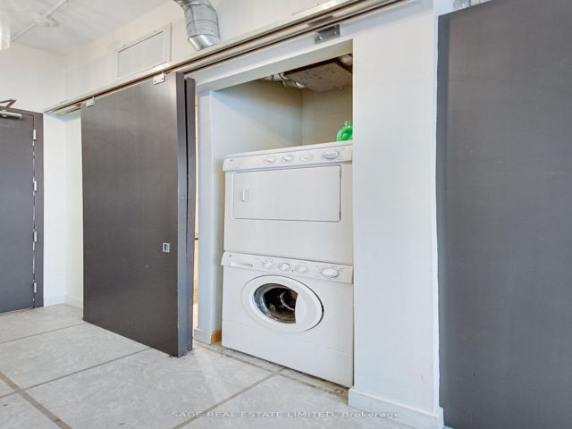208 - 188 Eglinton Ave E