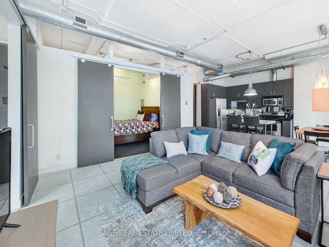 208 - 188 Eglinton Ave E