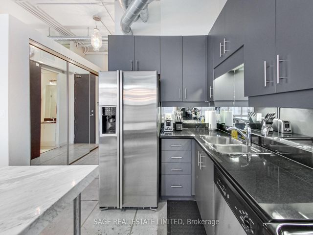 208 - 188 Eglinton Ave E