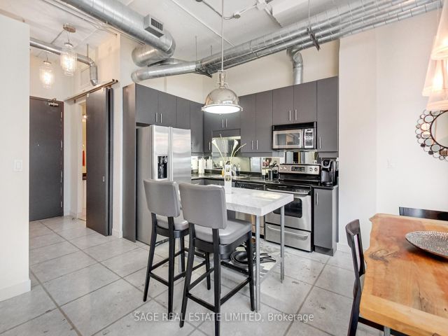 208 - 188 Eglinton Ave E