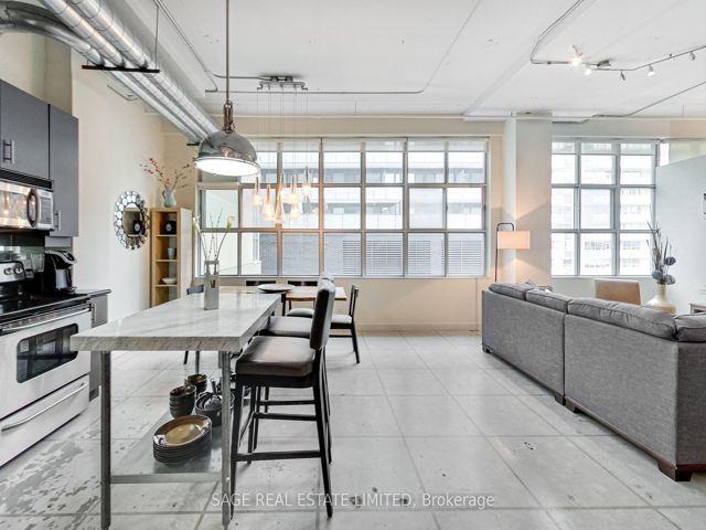208 - 188 Eglinton Ave E