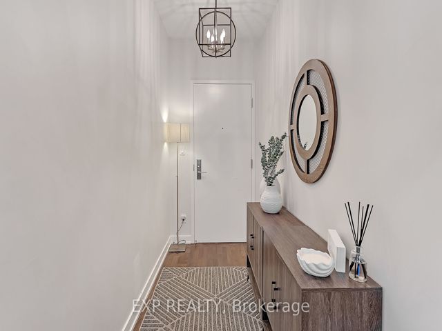 1407 - 126 Simcoe St