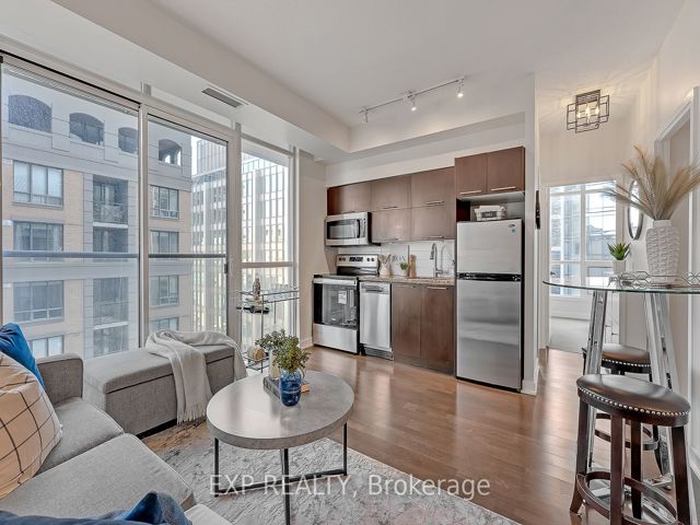 1407 - 126 Simcoe St