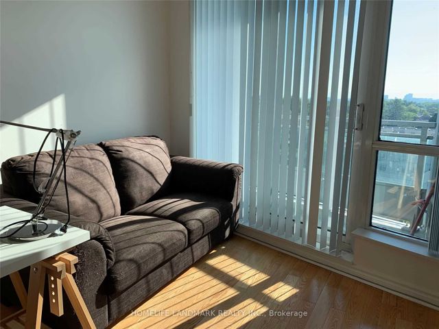 702 - 18 Holmes Ave