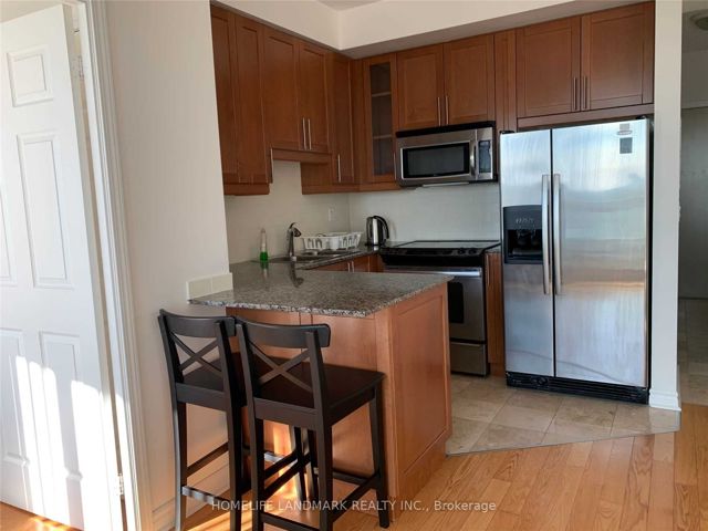 702 - 18 Holmes Ave