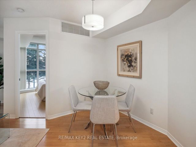 206 - 30 Harrison Garden Blvd