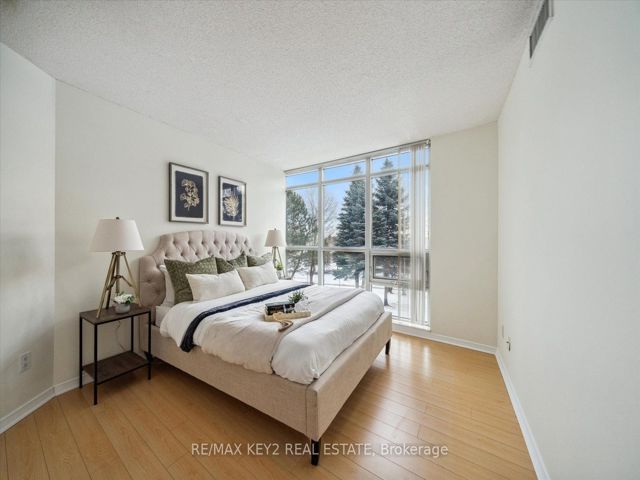 206 - 30 Harrison Garden Blvd