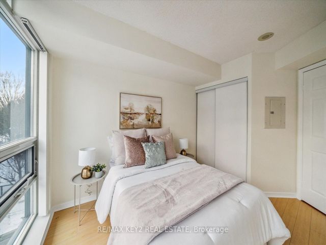 206 - 30 Harrison Garden Blvd