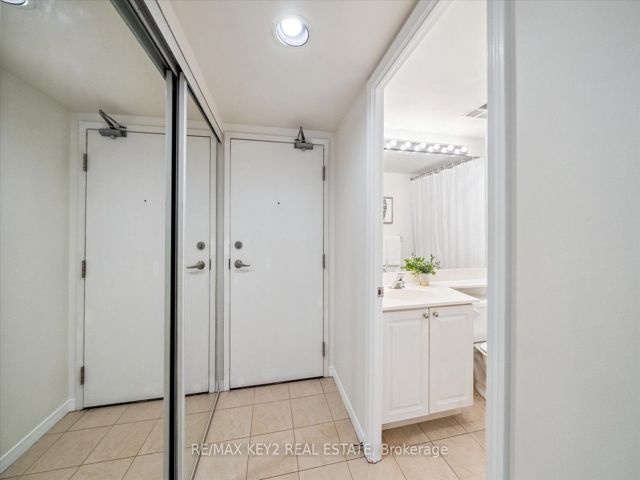 206 - 30 Harrison Garden Blvd