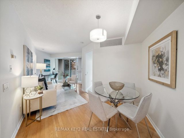 206 - 30 Harrison Garden Blvd
