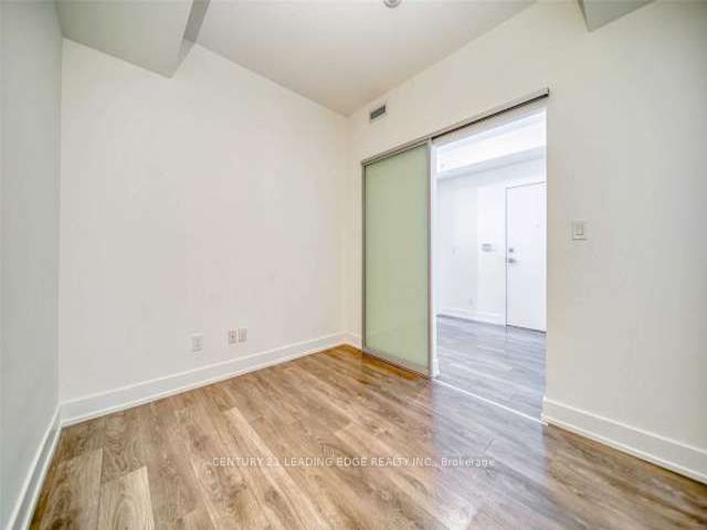 808 - 180 Fairview Mall Dr