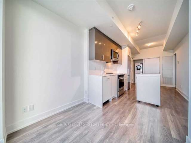 808 - 180 Fairview Mall Dr