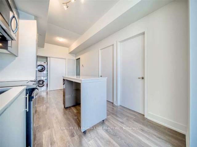 808 - 180 Fairview Mall Dr