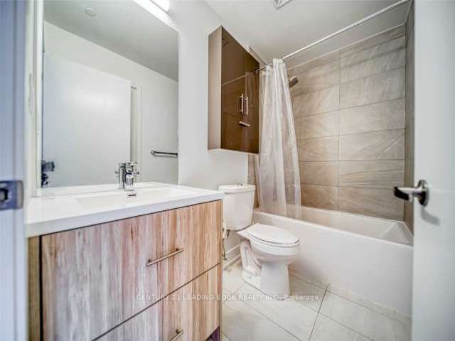 808 - 180 Fairview Mall Dr