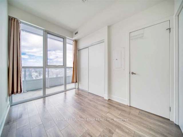 808 - 180 Fairview Mall Dr
