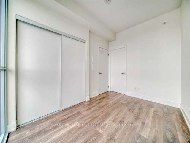 808 - 180 Fairview Mall Dr