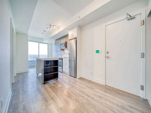 808 - 180 Fairview Mall Dr