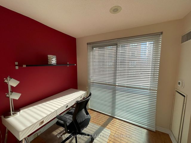 510 - 168 Simcoe St