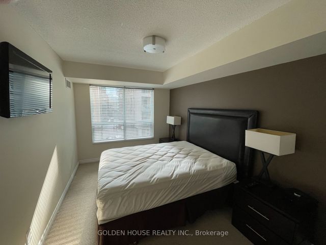 510 - 168 Simcoe St