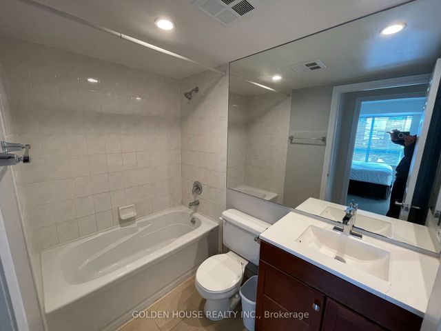 510 - 168 Simcoe St