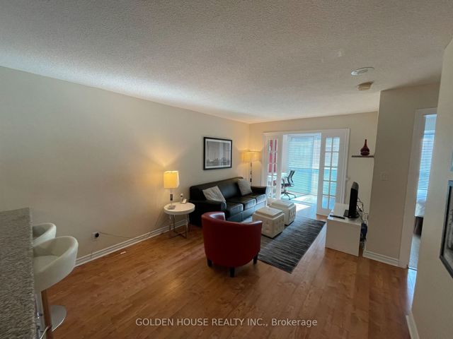 510 - 168 Simcoe St