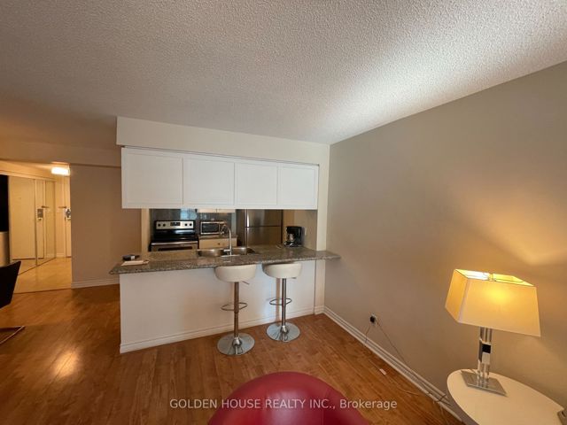 510 - 168 Simcoe St
