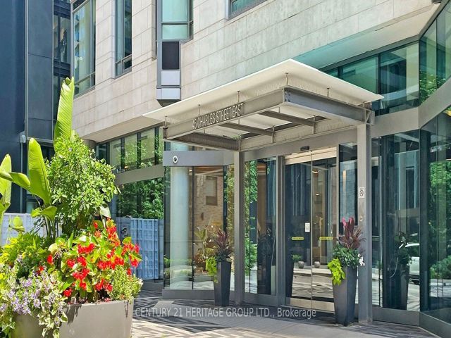 3212 - 45 Charles St E