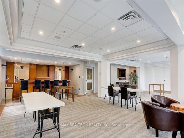 1902 - 24 Wellesley St W