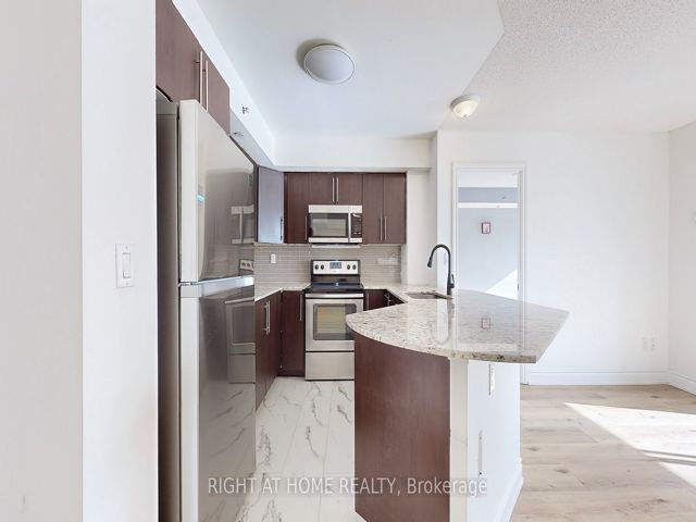 212 - 760 Sheppard Ave W