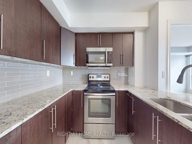 212 - 760 Sheppard Ave W