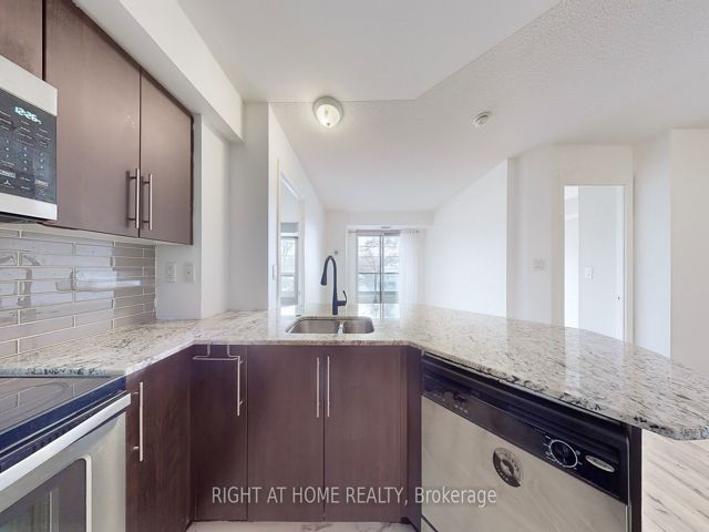 212 - 760 Sheppard Ave W